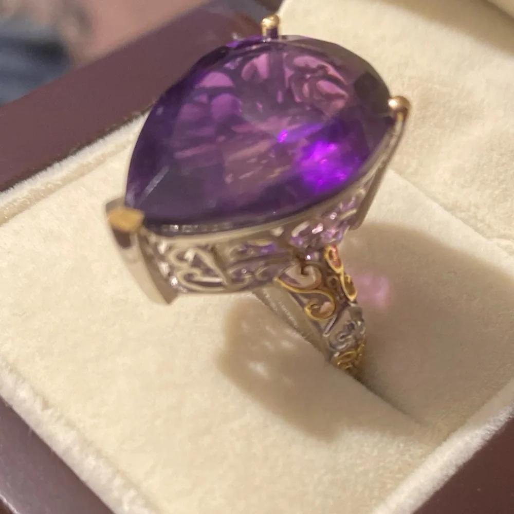 Stunning, amethyst ring gold vermeil & platinum over sterling silver, 18.6cwt! - Picture 8 of 9